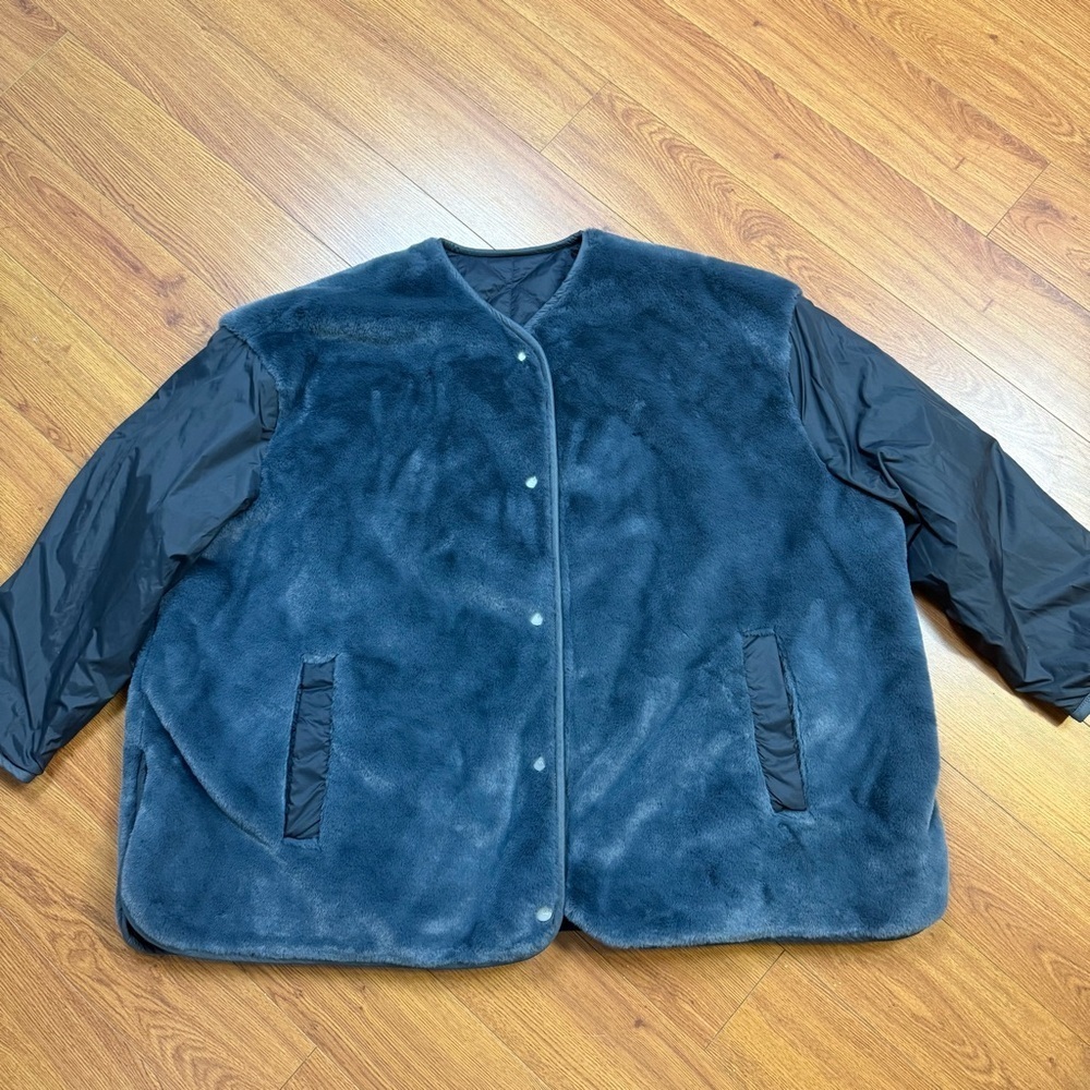 UGG Quilted Oversized Jacket in Charcoal Gray - Picture 10 of 11